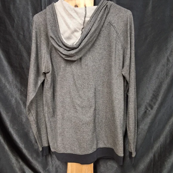 Grey RVCA size mens medium pullover hoodie with pockets - Picture 5 of 9